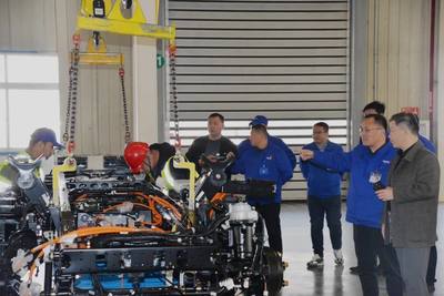 大象汽车集团首席执行官Joost一行到访潍柴新能源商用车